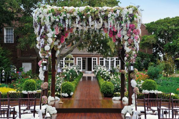 Choose the Best Wedding Florist and Most Stunning Flowers for a Dream Wedding